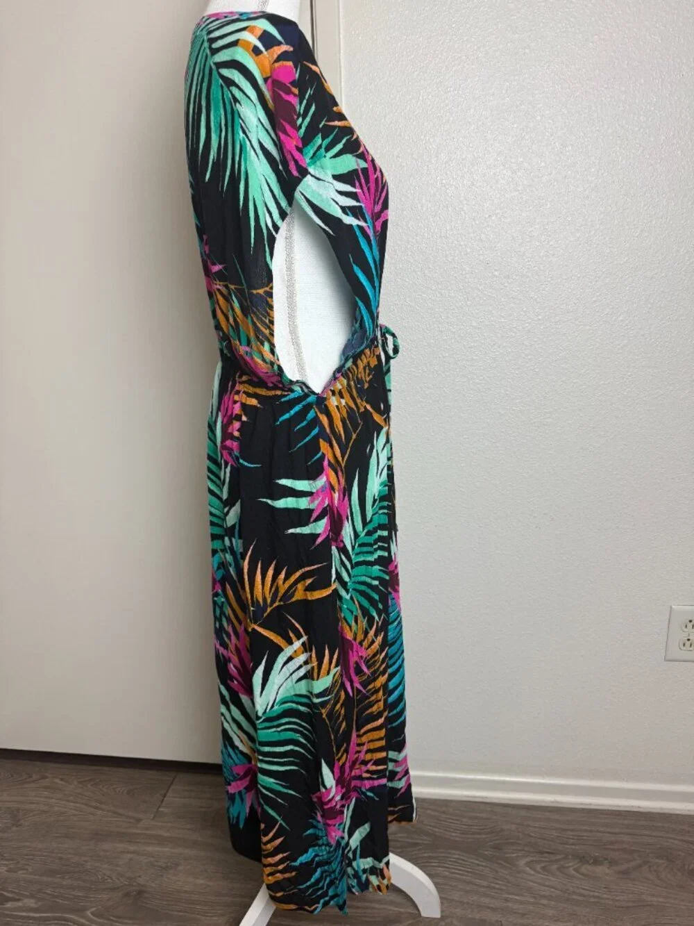 Beach Coverup Kimono  Black Tropical Floral 100% Rayon Size L- XL